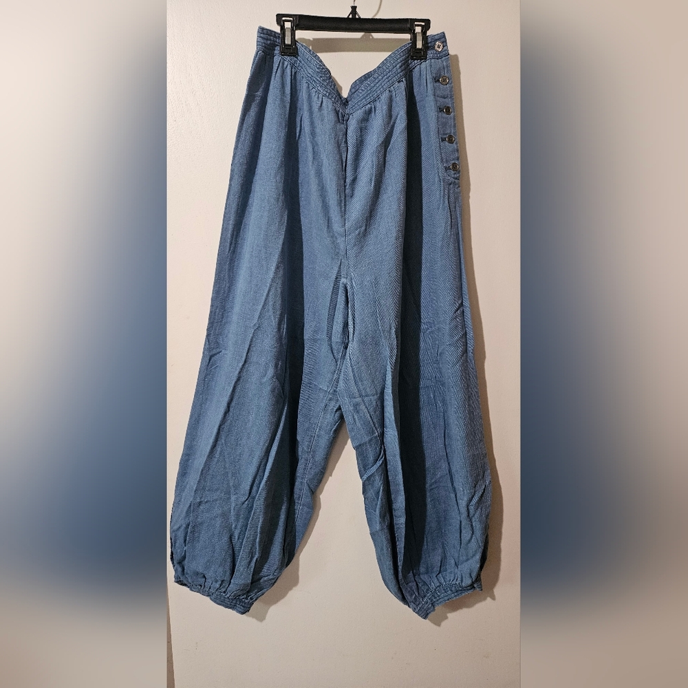 Anthropologie Denim Harem Pant w/ side Button Closure, Size M
